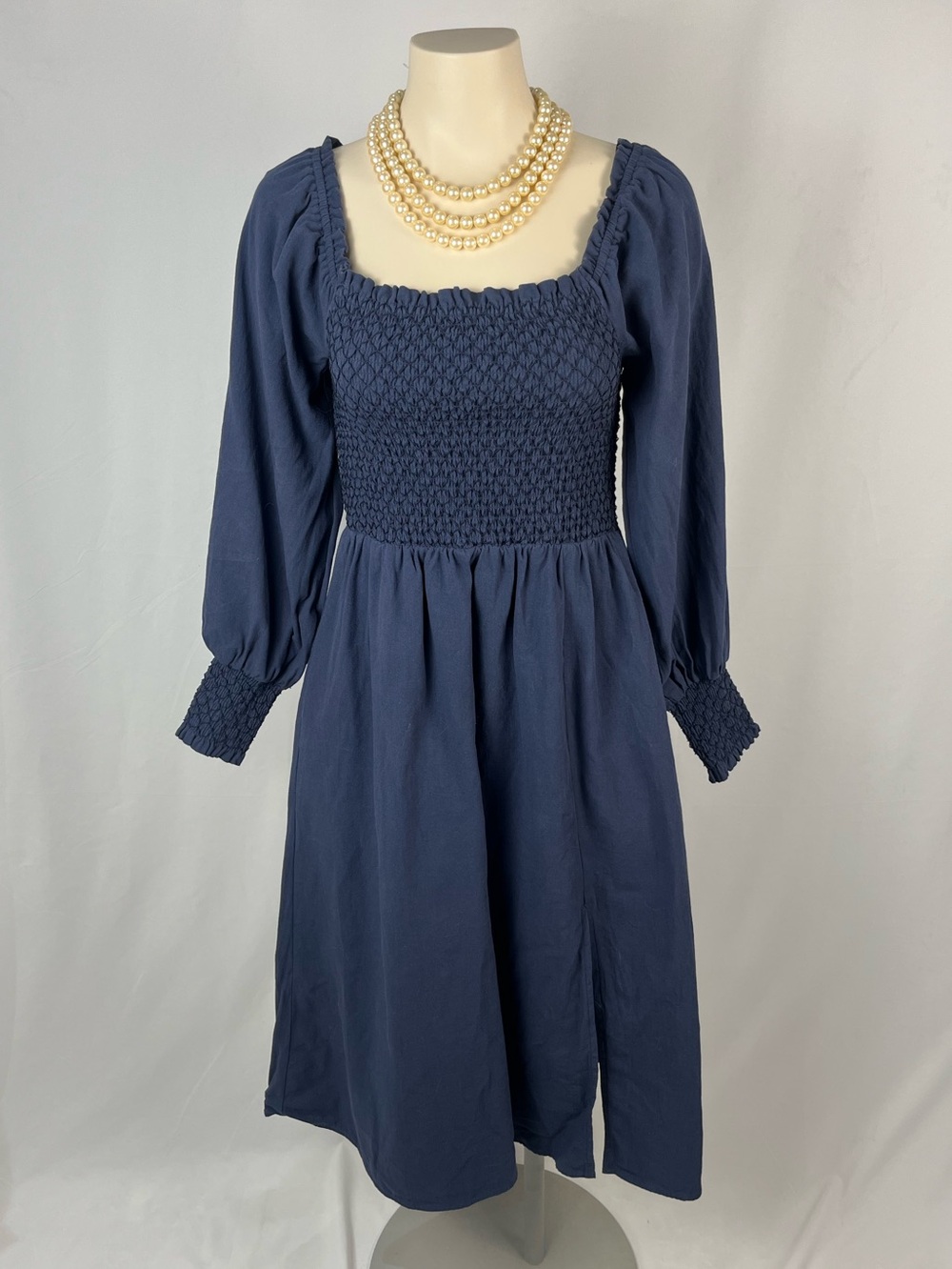 Lost + Wander Navy Smocked Midi Dress with Long Sleeves 100% Coton